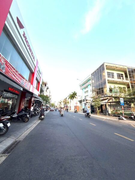 Cho thuê nhà 5 tầng mặt tiền Hùng Vương 60tr