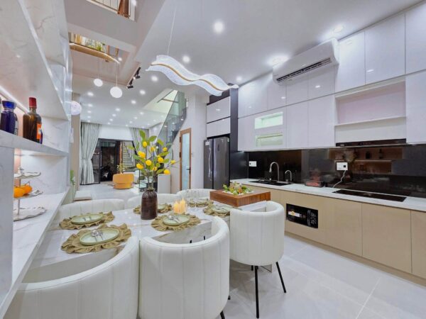Nhà 3 tầng kiệt ô tô Hoàng Diệu 73mv, 7950
