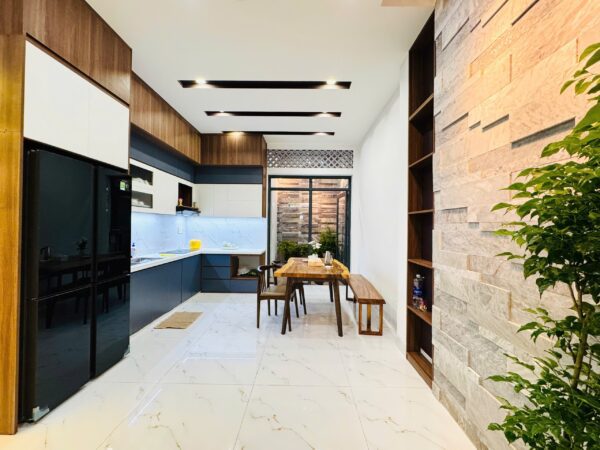 Nhà 2 tầng mặt tiền Hoà Minh 76mv, 6950