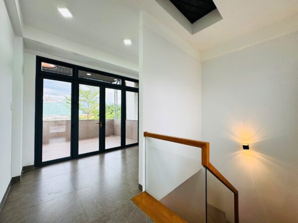Nhà 2 tầng mặt tiền Hoà Minh 76mv, 6950
