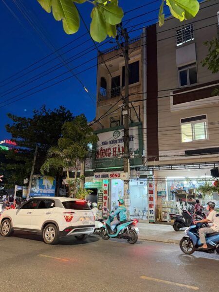 Nhà 4 tầng mặt tiền Hà Huy Tập 4650