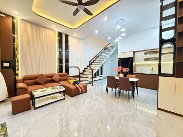 Nhà 2 tầng kiệt Dũng Sỹ Thanh Khê 68mv, 4990