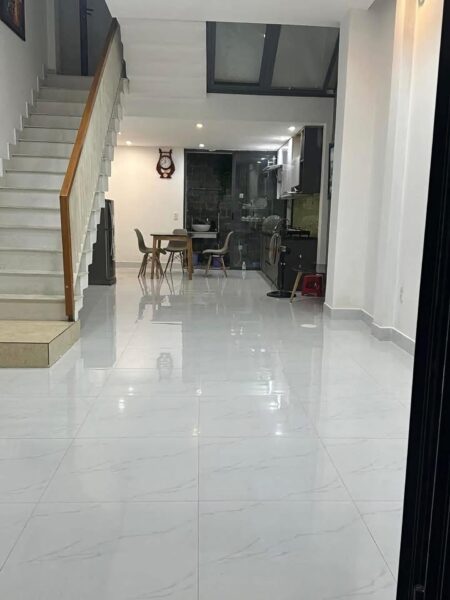 Cho thuê nhà 3 tầng Thái Thị Bôi 11tr