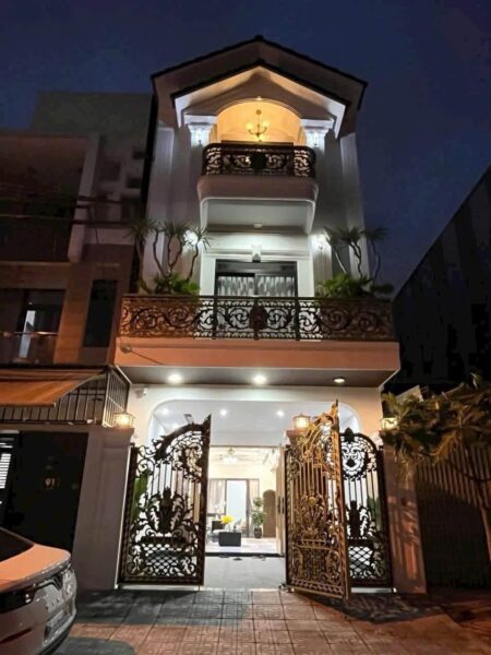 Nhà 3 tầng mặt tiền Nguyễn Chích 9500