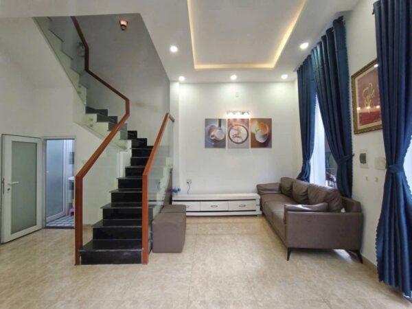 Nhà 3 tầng kiệt Hoàng Diệu 50mv, 3750