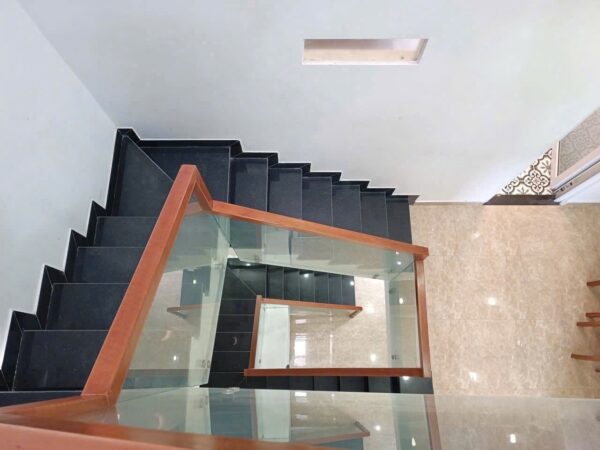 Nhà 3 tầng kiệt Hoàng Diệu 50mv, 3750