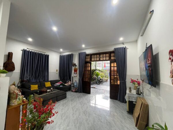 Nhà 2 tầng kiệt ô tô Trường Chinh 176mv, 8300