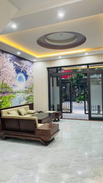 Cho thuê nhà 3 tầng mặt tiền Lê Văn Thịnh 20tr