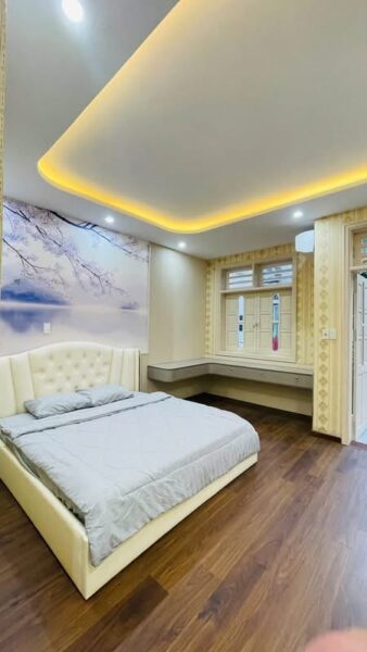 Cho thuê nhà 3 tầng mặt tiền Lê Văn Thịnh 20tr