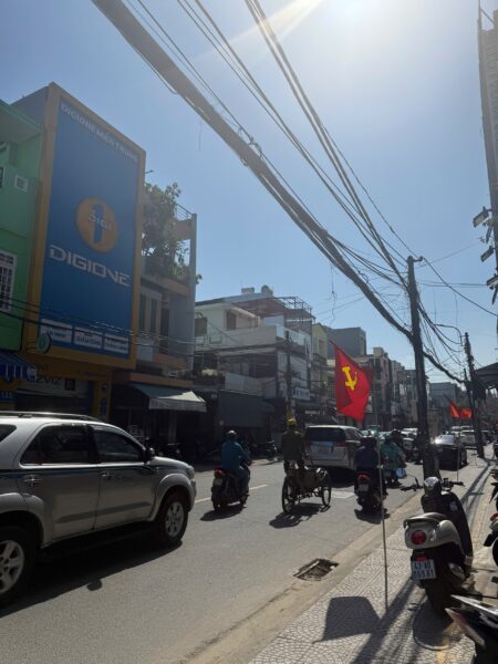 Cho thuê nhà 5 tầng mặt tiền Hoàng Hoa Thám 35tr