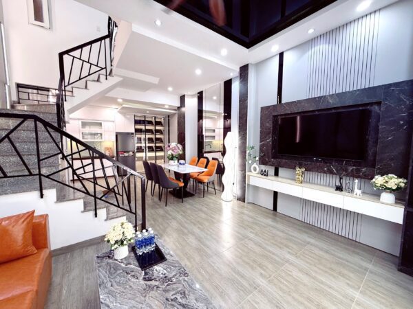 Nhà 3 tầng kiệt ô tô Trưng nữ vương 5250