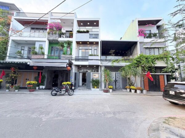 Nhà 3 tầng mặt tiền Đặng Huy Tá 6500