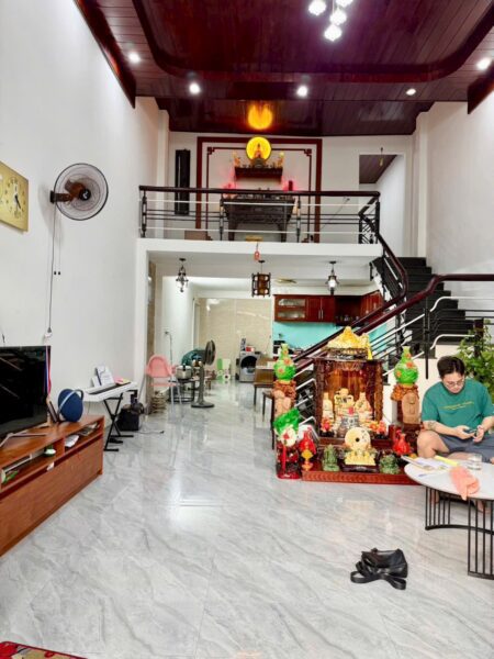 Nhà mê lửng kiệt ô tô Ngô Chân Lưu 4250