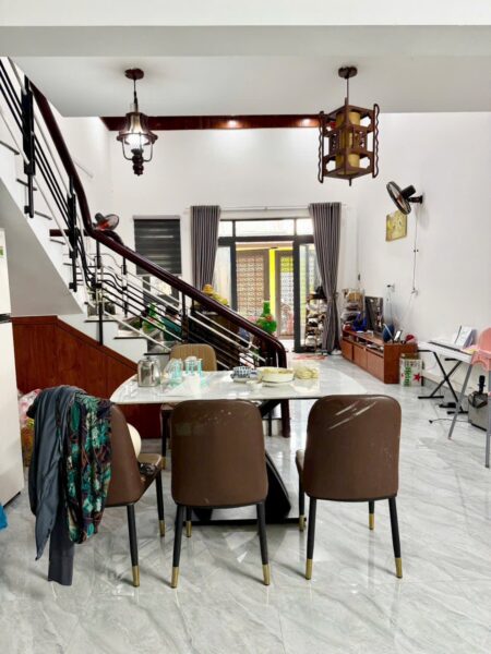Nhà mê lửng kiệt ô tô Ngô Chân Lưu 4250