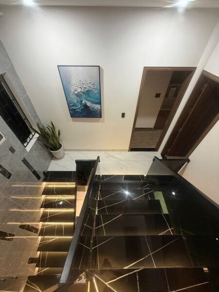 Nhà 3 tầng mặt tiền Nguyễn Hành 10ty5