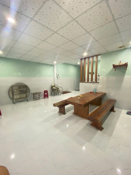 Nhà ba lá kiệt ô tô Hoàng Văn Thái 109mv, 1ty3