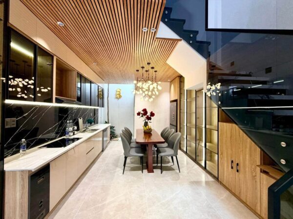 Nhà 4 tầng kiệt ô tô Ông Ích Khiêm 8300
