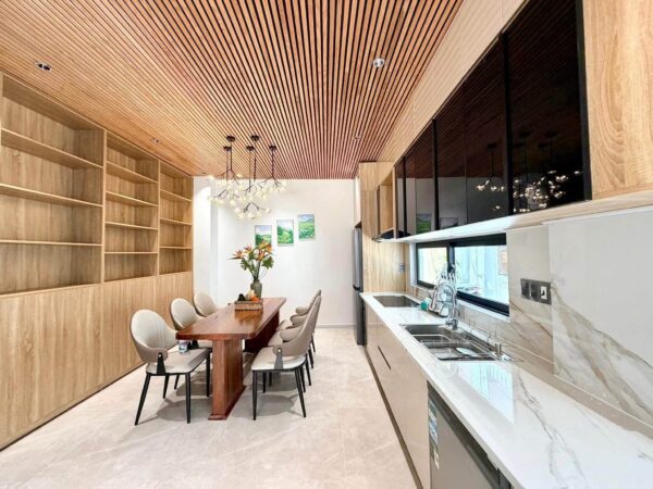 Nhà 4 tầng kiệt ô tô Ông Ích Khiêm 8300