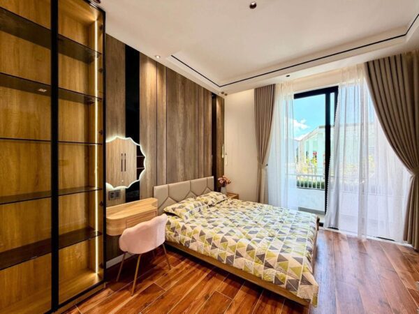 Nhà 4 tầng kiệt ô tô Ông Ích Khiêm 8300