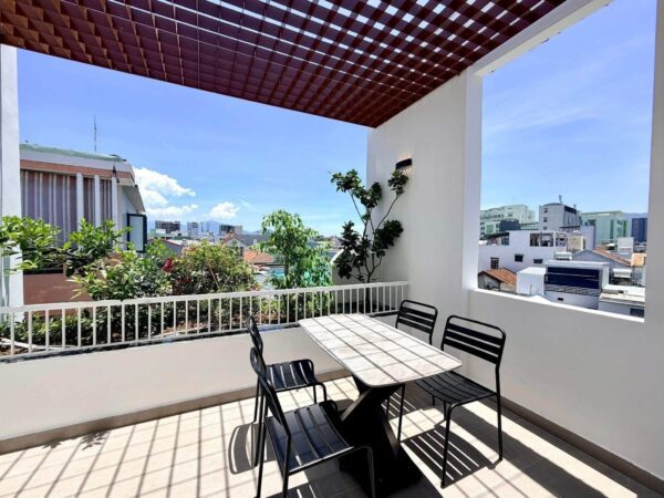 Nhà 4 tầng kiệt ô tô Ông Ích Khiêm 8300