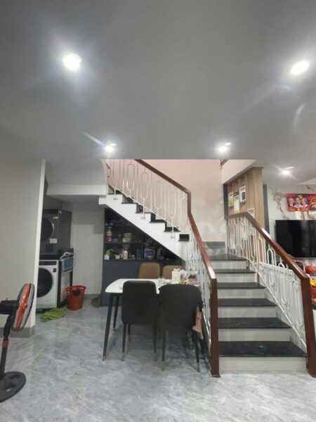 Nhà 2 tầng kiệt Trường Chinh 72mv, 4300