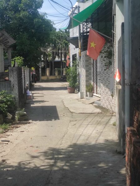 Đất kiệt ô tô Hoàng Văn Thái 96mv, 2250