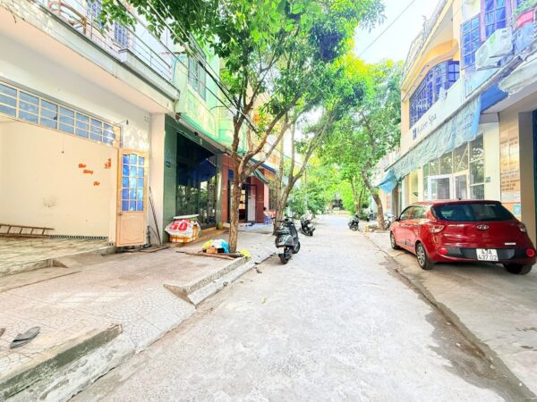 Nhà 2 tầng mặt tiền gần Trần cao Vân 6200