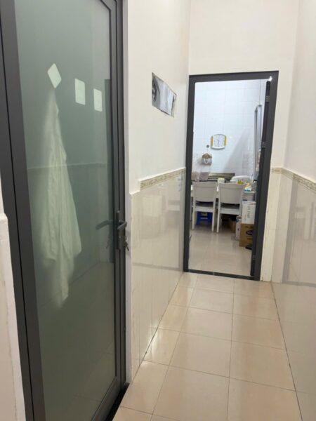 Nhà 2 tầng mặt tiền Nguyễn Thị Hồng, 8300