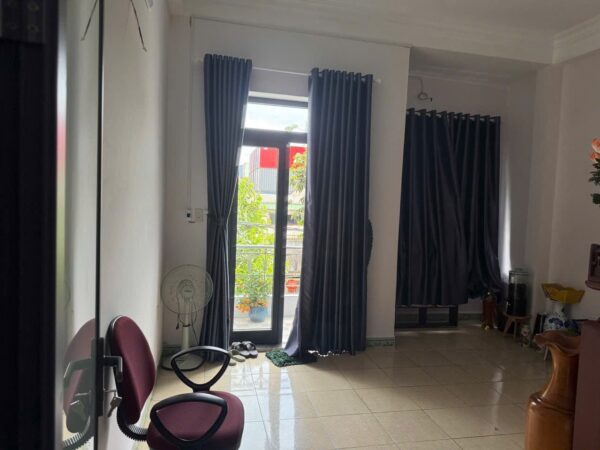 Nhà 2 tầng mặt tiền Nguyễn Thị Hồng, 8300