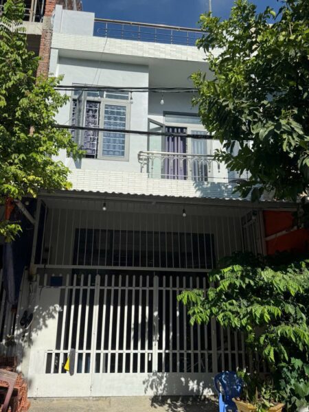 Nhà 2 tầng mặt tiền Nguyễn Thị Hồng, 8300