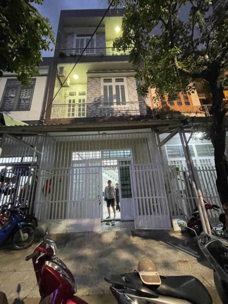 Nhà 3 tầng mặt tiền Nguyễn Thị Hồng 7800
