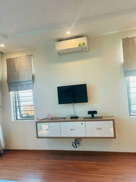 Nhà 5 tầng kiệt ô tô Nguyễn Hữu Thọ 5200