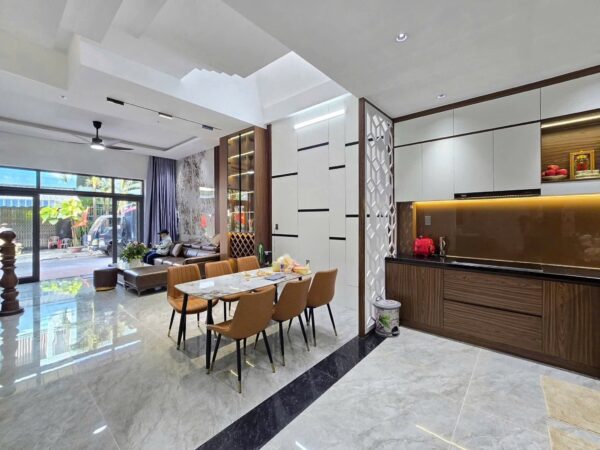 Nhà 3 tầng mặt tiền Lê Văn Sỹ 7500