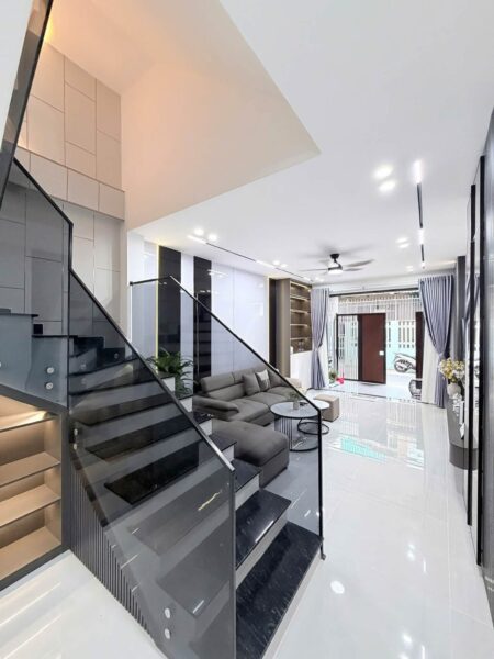 Nhà 3 tầng kiệt ô tô Huỳnh Ngọc Huệ 63mv, 6900