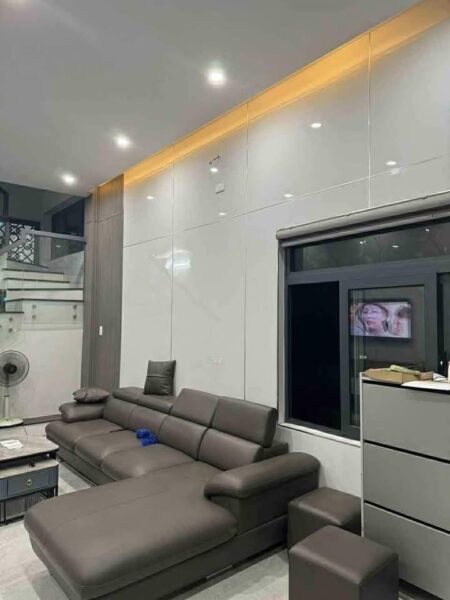 Nhà 2 tầng mặt tiền Nguyễn Văn Cừ 79mv, 4500