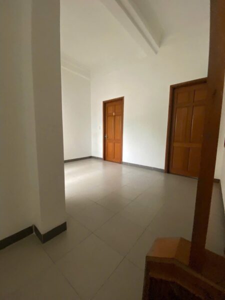 Nhà 3 tầng mặt tiền Nguyễn Trãi 156mv, 26ty
