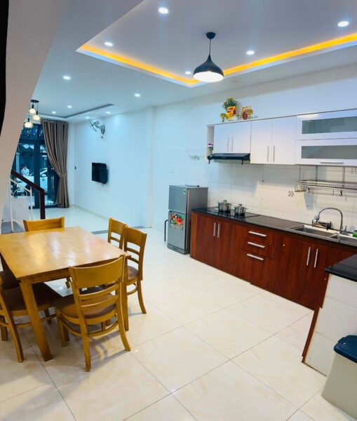 Cho thuê nhà 2 tầng mặt tiền Vũ Trọng Phụng 17tr