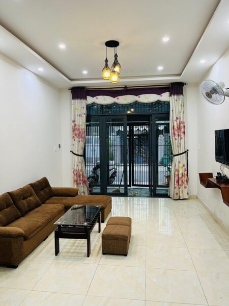 Cho thuê nhà 2 tầng mặt tiền Vũ Trọng Phụng 17tr