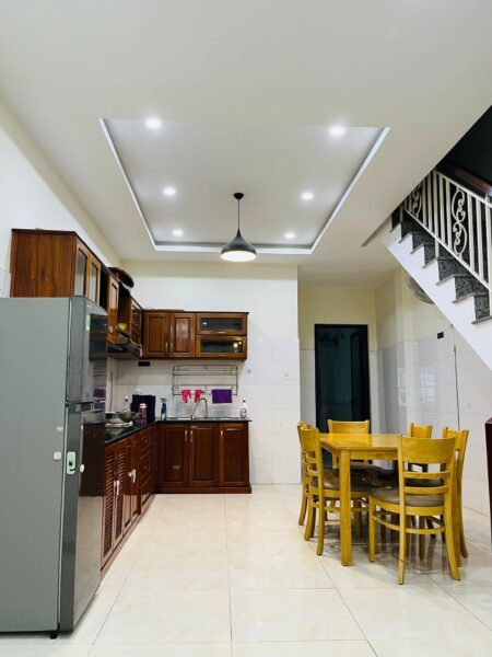 Cho thuê nhà 2 tầng mặt tiền Vũ Trọng Phụng 17tr