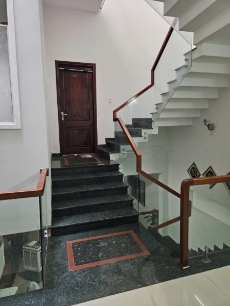 Nhà 3 tầng mặt tiền Đặng Hoà 100mv, 6100