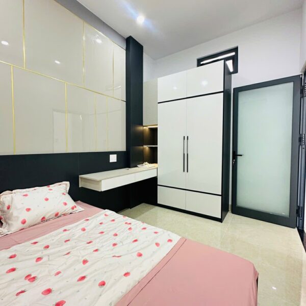 Nhà 2 tầng kiệt ô tô Hoàng Văn Thái 4750