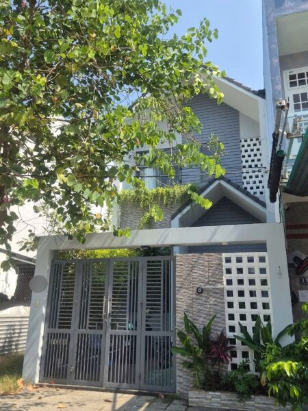 Nhà 2 tầng mặt tiền Mộc Sơn, 7900