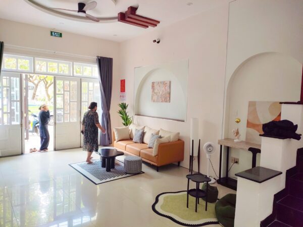 Nhà 3 tầng mặt tiền Mỹ An, 90mv, 14ty4