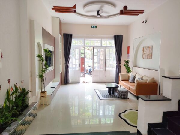 Nhà 3 tầng mặt tiền Mỹ An, 90mv, 14ty4