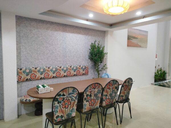 Nhà 3 tầng mặt tiền Mỹ An, 90mv, 14ty4