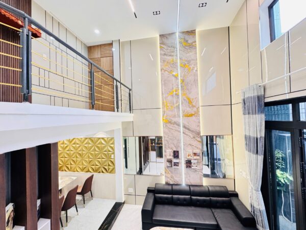 Nhà mê lửng kiệt Hoàng Văn Thái, 3290
