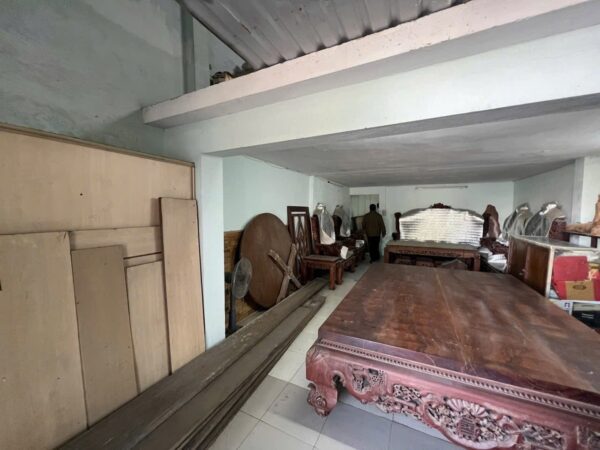 Nhà mê lửng đúc mặt tiền gần Trường Sơn 2650