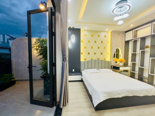 Nhà 3 tầng mặt tiền Dương Đức Hiền 7100