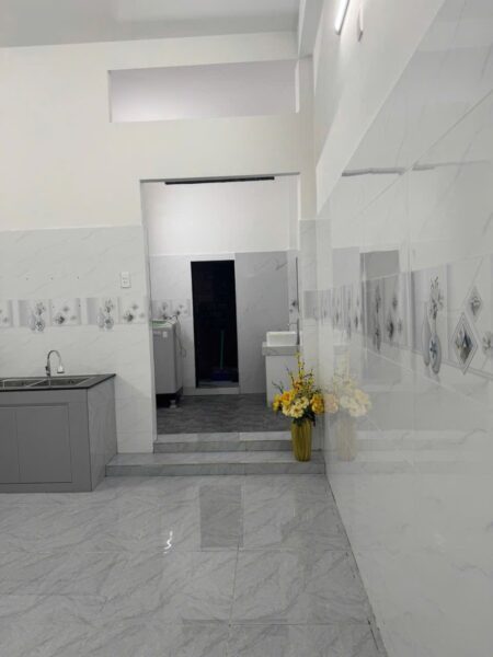 Nhà 2 tầng kiệt ô tô Nguyễn Công Trứ 7900