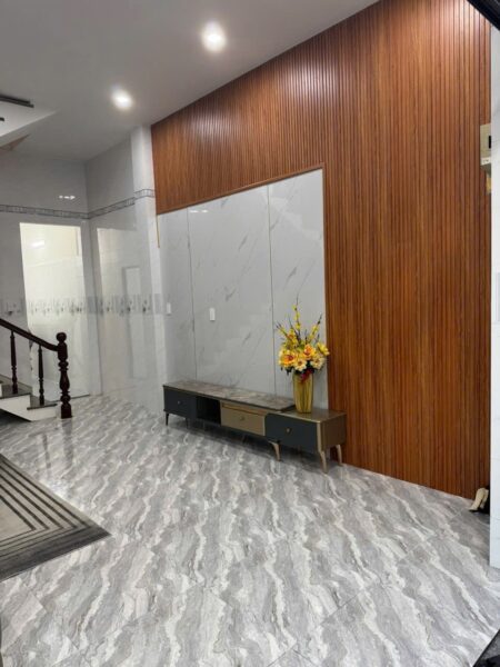 Nhà 2 tầng kiệt ô tô Nguyễn Công Trứ 7900